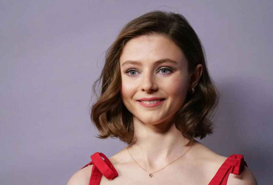 Thomasin McKenzie Age, Height, Net worth, Movies, Boyfriend, Religion Family, Bio & More