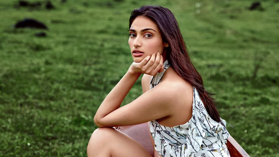 Athiya Shetty Age, Height, Net Worth, Husband, Brother, Religion, Family Bio & More