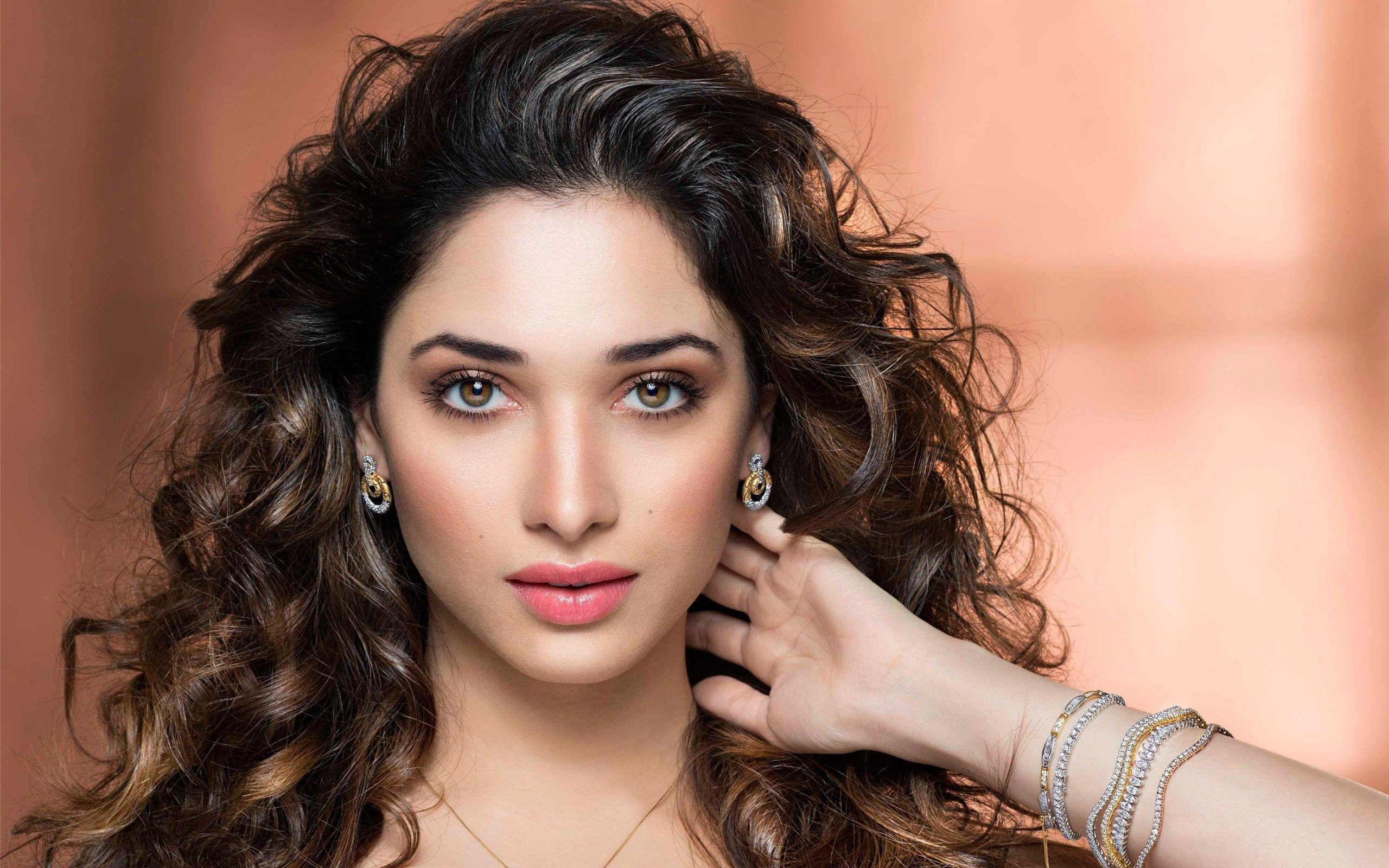 Tamannaah Bhatia Age, Height, Networth, Husband, Family, Religion Bio & More