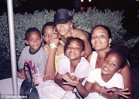 Rihanna Siblings